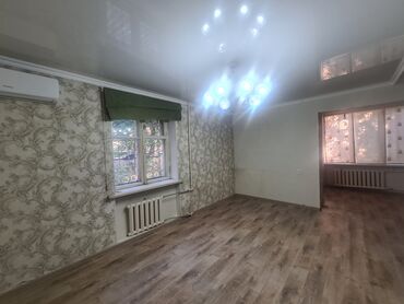 Продажа квартир: 2 комнаты, 48 м², Сталинка, 1 этаж, Косметический ремонт