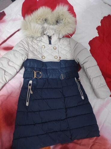 одежда и обувь: Куртка для девочки 5-6лет. Производство Пекин,в хорошем состоянии. мех