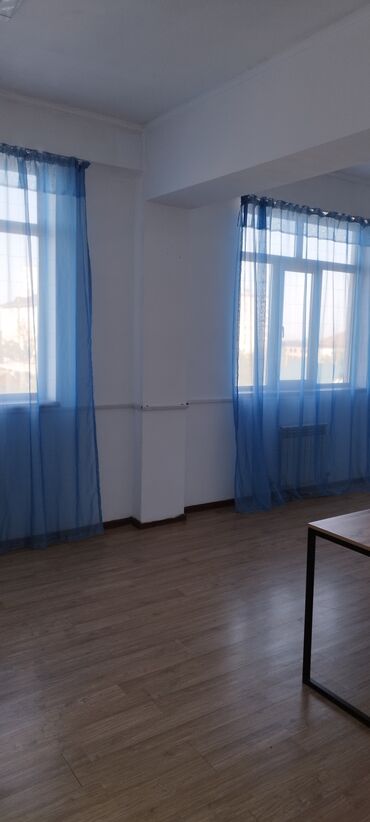 сколько стоит парковочное место: Ижарага берем Офистик, 30 кв. м, Бизнес борборунда, Тоолор көрүнүп турат, Өзүнчө ашканасы менен