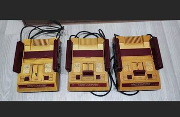 три предмета: Nintendo денди Dendi Japan за 1 штуку Денди Dendi Famicom 83г-85г