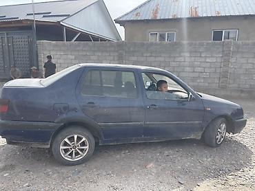 Транспорт: Volkswagen Vento: 1996 г., Седан — 2