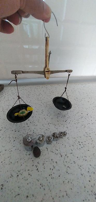 Köhnə qızıl və dərman tərəzisi.daşları ilə satılır.işlək vəziyyətdə