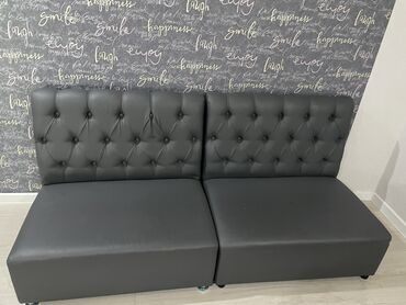 поддон диван: Прямой диван, цвет - Серый, Б/у