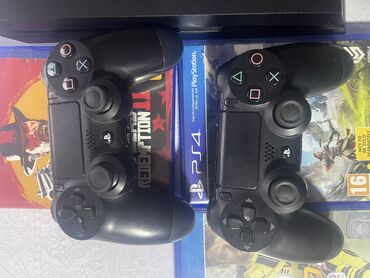 play station: PS4 (Sony PlayStation 4)