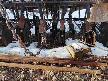 Тракторы ЮМЗ: Трактор колесный, класс 1,4 тс (визуально МТЗ/ЮМЗ семейства). Окрашен — 8