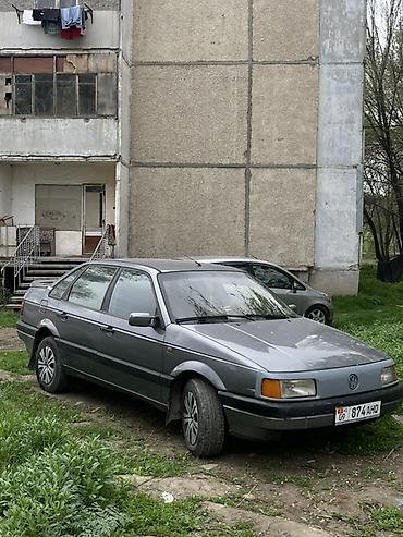 hongqi e: Volkswagen Passat: 1988 г., Седан — 1
