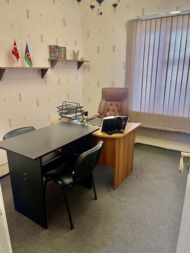 аренда земли под шиномонтаж: Tarqovida, Molakan bagi ile uzbeuz binanin 4- cu mertebesinde ofis