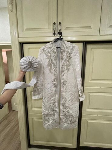купить галстук в бишкеке: Продается узбекский национальный чапан для жениха. Состояние новое