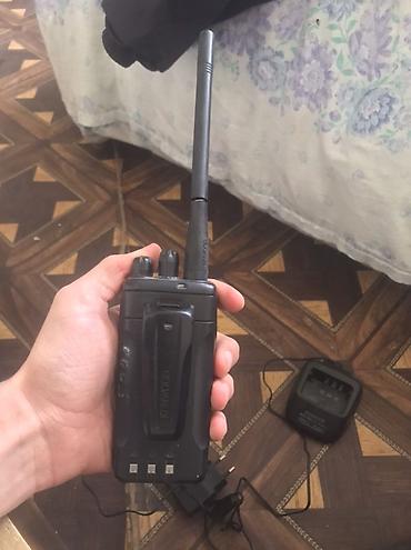 kenwood maqintafon: Kenwood portativ həvəskar/peşəkar rabitə stansiyası (təxmini TK — 3