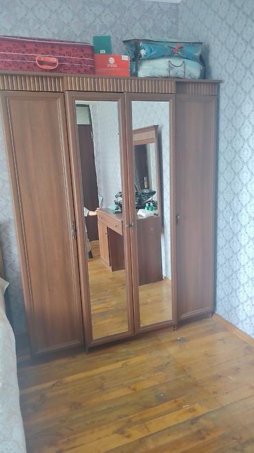 qoz qapı: Yataq otağı üçün qapılı paltar dolabı - Material: taxta effektli — 1