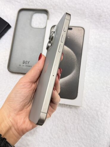 Apple iPhone: IPhone 15 Pro, Natural Titanium, Face ID — 4