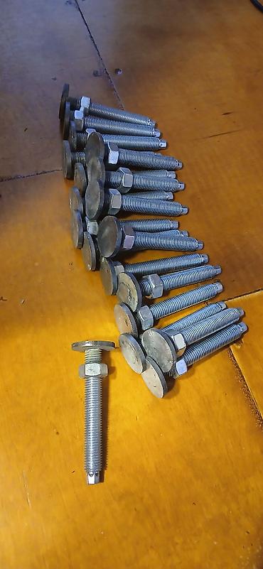 Boltlar: Metal bərkidici bolt dəsti satılır. Şəkildə göründüyü kimi hər bolt — 2