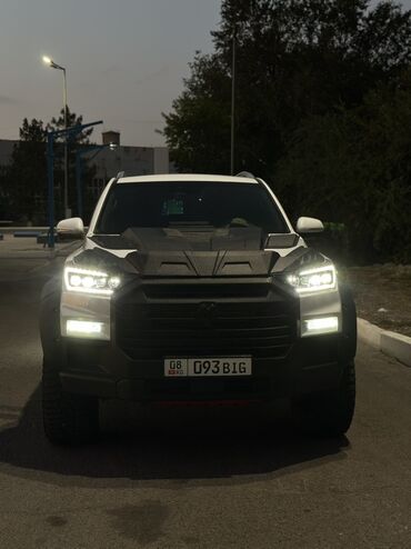 купить корейское авто: Пикап SsangYong Rexton выполненный в двухцветной гамме — белой с
