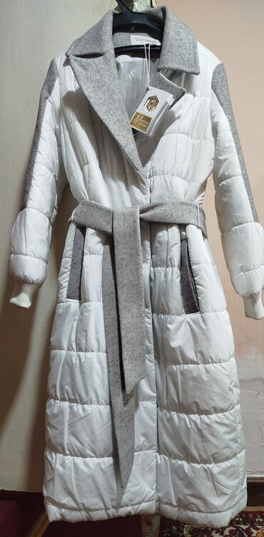 чёрное пальто оверсайз zara: Пуховик, Длинная модель, Стеганый, С поясом, M (EU 38)