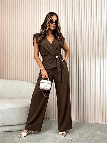 madame coco sid: Elegantnan komplet – bluza na preklop i široke pantalone 3000 din S M — 7