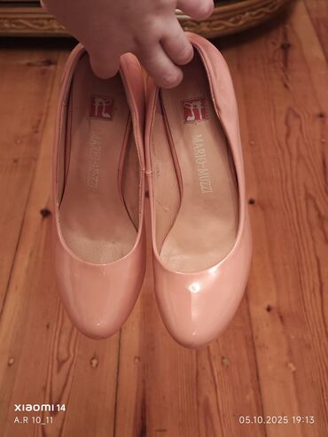 Tuflilər: Qadın ayaqqabıları – 2 cüt 1) Qırmızı klassik tufli - Material: zamşa — 18