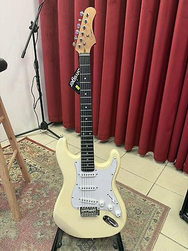 фанко: Электрогитара ST-тип (Strat-style) - Корпус: классическая форма ST — 3