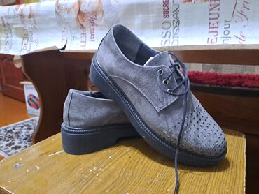 мужские туфли бу: Продаю туфли, весенние, 36 размер