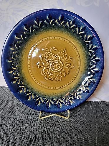 Ostali antikviteti: Dekorativni tanjir 1920 do 1950g.original nemacka majolika. Deko — 4