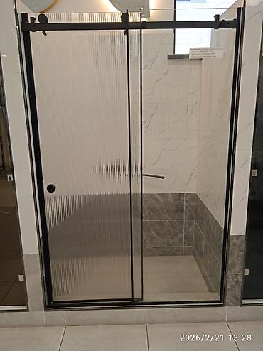 Душевые перегородки и ограждения: Изготовление и монтаж душевых ограждений и перегородок из закалённого — 17