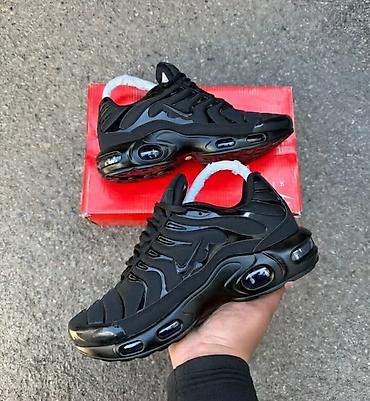 Patike: Tn Nike 
36-41
41-46
3700 din — 6