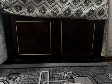 шкаф с антресолью трехдверный: Сундук, цвет - Коричневый, Б/у
