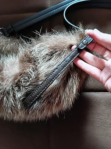 Modni rančevi: Plišana torbica sa krznom – polumesec/banana model - Materijal — 8