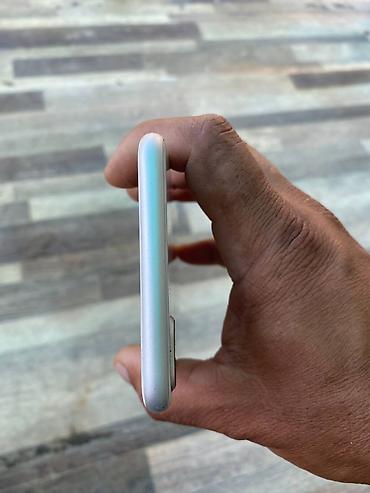 плёночный фотоаппарат: IPhone 8 Plus, 64 ГБ, цвет Silver (белый) Основные характеристики: - — 5