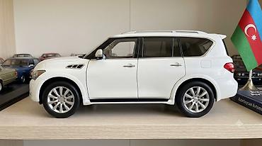 Uşaq dünyası: Infiniti QX56 miqyasında kolleksiya modeli - Miqyas: 1:18 - — 4