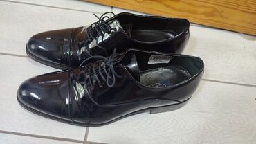 Мужская обувь: Мужские лакированные туфли в идеальном состоянии 43 размер темно синии
