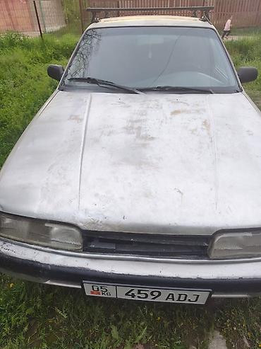 салон е46: Mazda 626: 1990 г., 2.2 л, Кол менен иштөөчү, Бензин, Седан — 3
