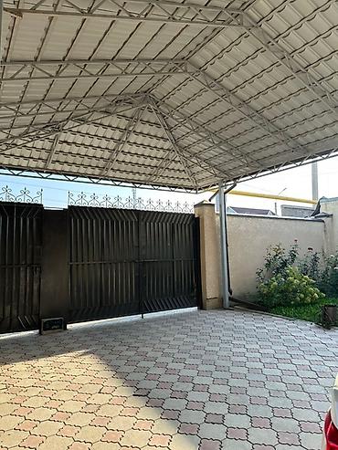 Продажа коттеджей и домов: Просторный двухэтажный дом с ухоженным зеленым участком. - — 18