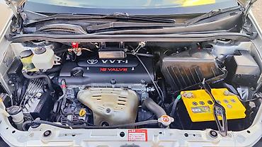 Продажа авто: Toyota Ipsum: 2001 г., 2.4 л, Автомат, Газ, Минивэн — 4