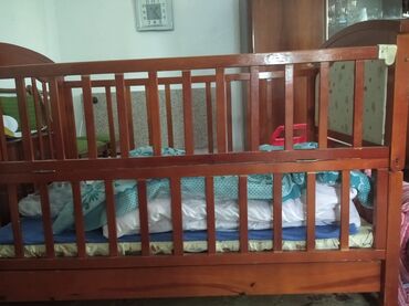 Детская мебель: Кроватка детская с балдахином, шкафчиками и матрасиком