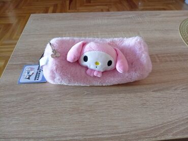 kengur pune pernice: Nova plišana pernica iz linije Hello Kitty, Bershka na lalafo.rs kengur pune pernice: Nova plišana pernica iz linije Hello Kitty, Bershka