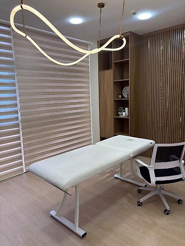 ofis: ✨ Elmlər Akademiyası Metrosu Yaxınlığında, Biznes Mərkəzində 3 Otaqlı — 5