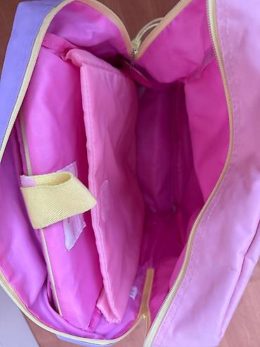 smiggle: Məktəbli sumkası.çox az istifadə olunub. Təzə kimidir.İngiltərədən — 2