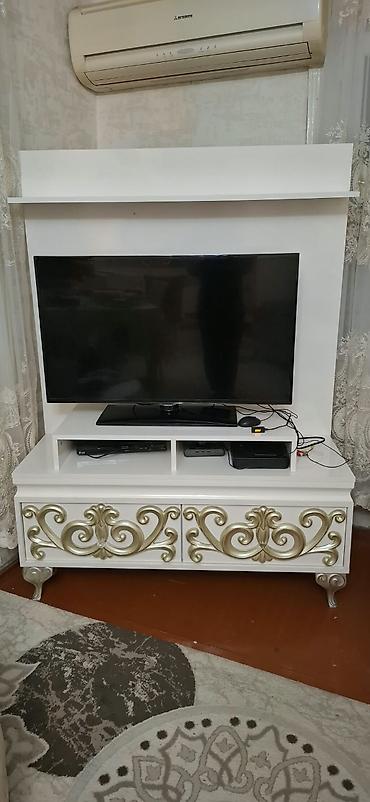 mega mebel: İşlənmiş, Düz TV altlığı, Polkalı, Taxtalı — 1
