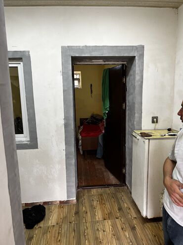 Həyət evləri və villaların satışı: Binə 4 otaqlı, 200 kv. m, Orta təmir — 15