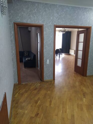 Uzunmüddətli kirayə mənzillər: Tibb universitetinin yanında, yeni tikili, 15 mərtəbəli binanın 9-cu -da lalafo.az — 6 Uzunmüddətli kirayə mənzillər: Tibb universitetinin yanında, yeni tikili, 15 mərtəbəli binanın 9-cu — 6