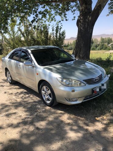 некия 2: Toyota Camry: 2004 г., 2.4 л, Механика, Бензин, Седан