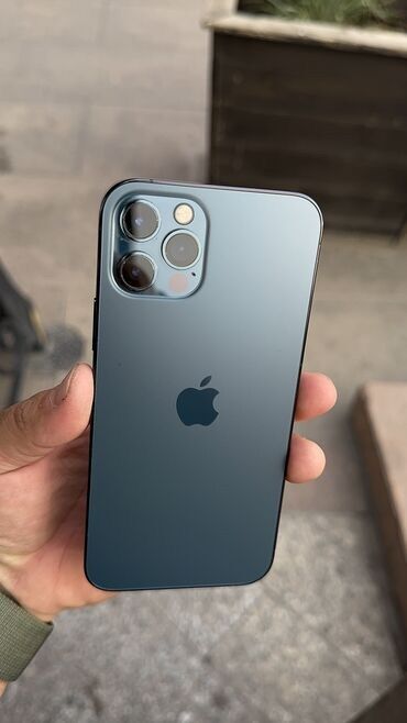 iphone телефоны: IPhone 12 Pro, Б/у, 128 ГБ, Space Gray, Защитное стекло, Чехол, Зарядное устройство, 77 %