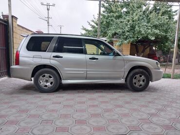 авто гаражное хранение: Subaru Forester: 2004 г., 2 л, Автомат, Бензин, Кроссовер