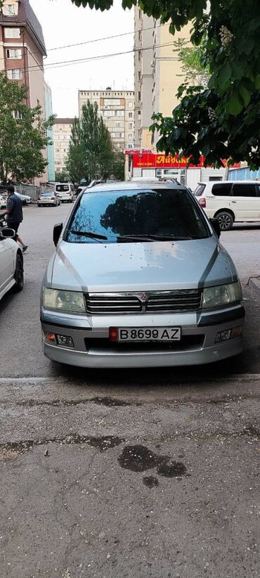 Mitsubishi: Mitsubishi Space Wagon: 2003 г., 2.4 л, Механика, Бензин, Минивэн