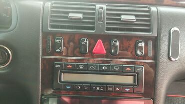 Mercedes-Benz: Mercedes-Benz E-Class: 3.2 l | 2000 il Sedan — 8