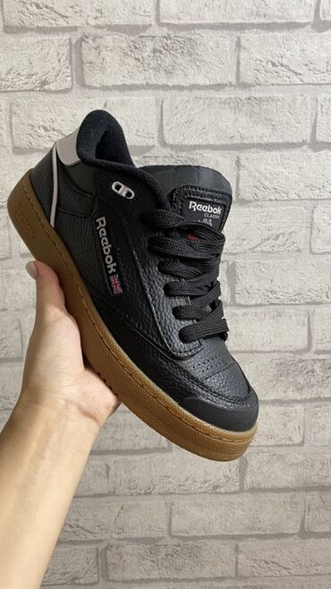 резиновый член: Кроссовкалар, 40, 41, 42, Reebok Classic, Жаңы, түсү - Кара, Акылуу жеткирүү