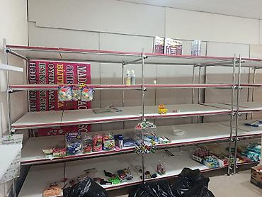 divar rəf: Mağaza üçün metal karkaslı vitrin rəfləri - Modul konstruksiya — 3