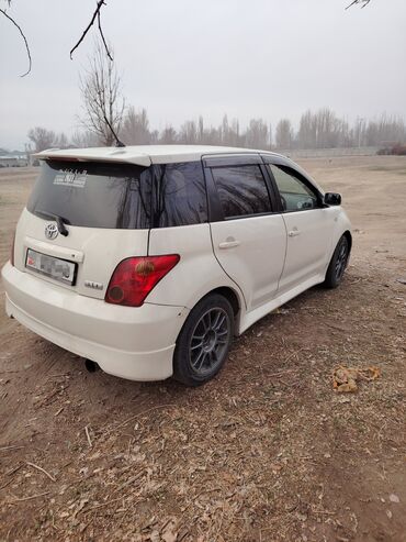 Toyota: Toyota ist: 2002 г., 1.5 л, Автомат, Бензин, Хэтчбэк — 6