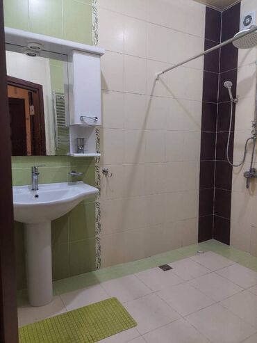 Uzunmüddətli kirayə mənzillər: 9-Mikrorayonda Tərlan Şadlıq evinin yanında 18 mərtəbəli binanın 8-ci — 10