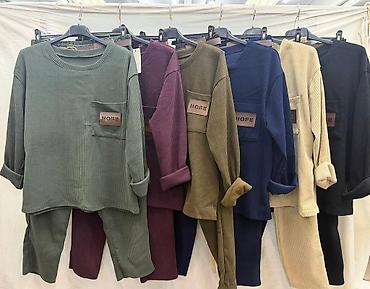 ncg trenerke: Trenerke za punije
Cena 4000
Vel.do 5xl
V34 — 3